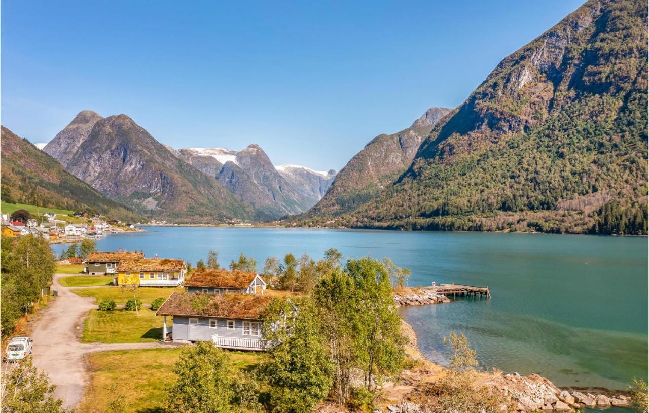 Cozy Home In Fjaerland With House A Mountain View Eksteriør billede