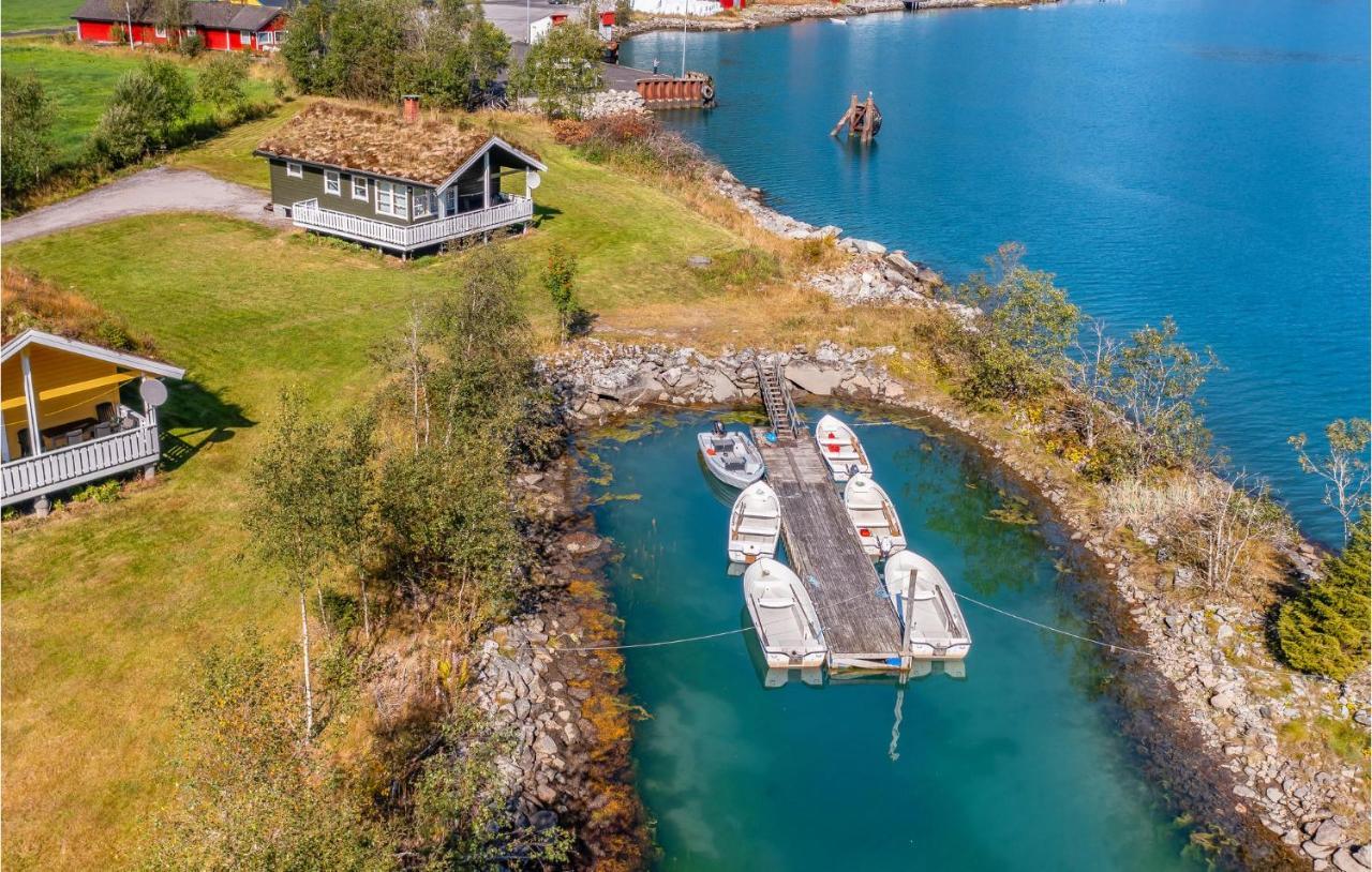 Cozy Home In Fjaerland With House A Mountain View Eksteriør billede