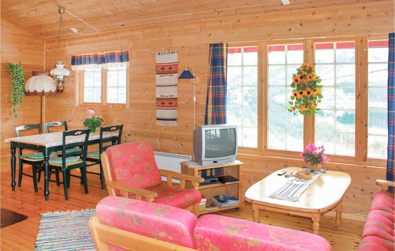 Cozy Home In Fjaerland With House A Mountain View Eksteriør billede